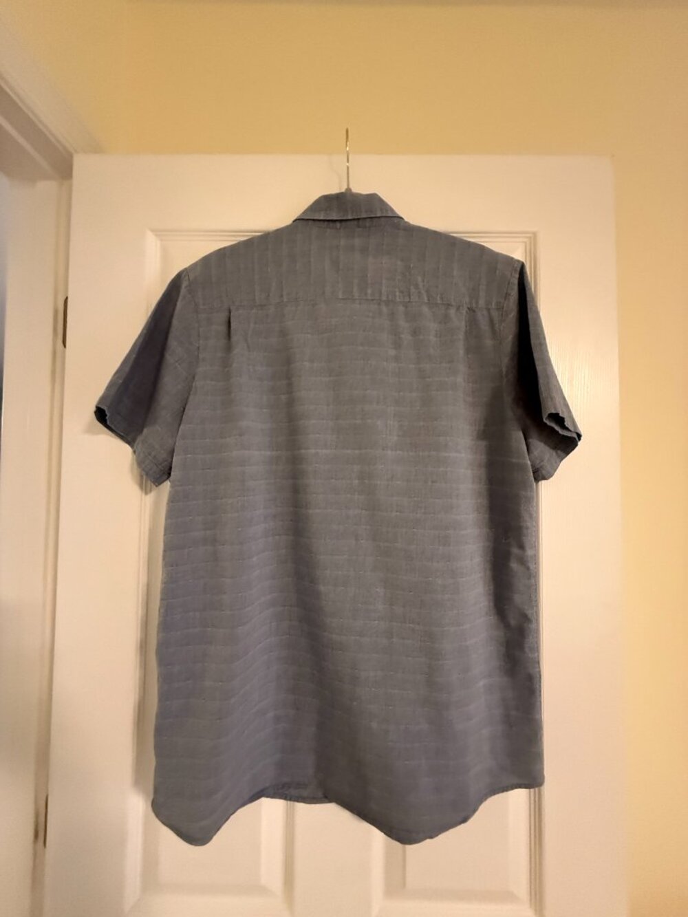 Volcom Short-Sleeve Button-Up - Picture 3 of 3